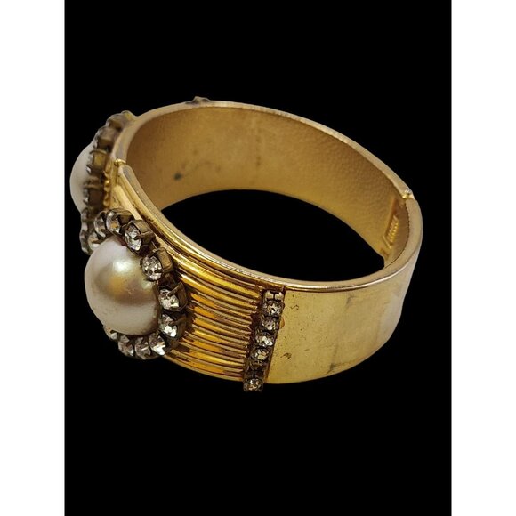 Unsigned Heavy Pearl and Rhinestone Clamper Bangle Bracelet (A4934) - Picture 4 of 8